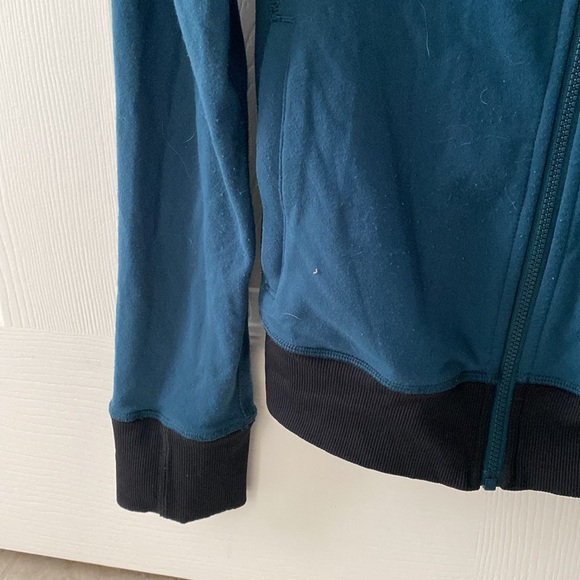 Lululemon jacket - Picture 7 of 9
